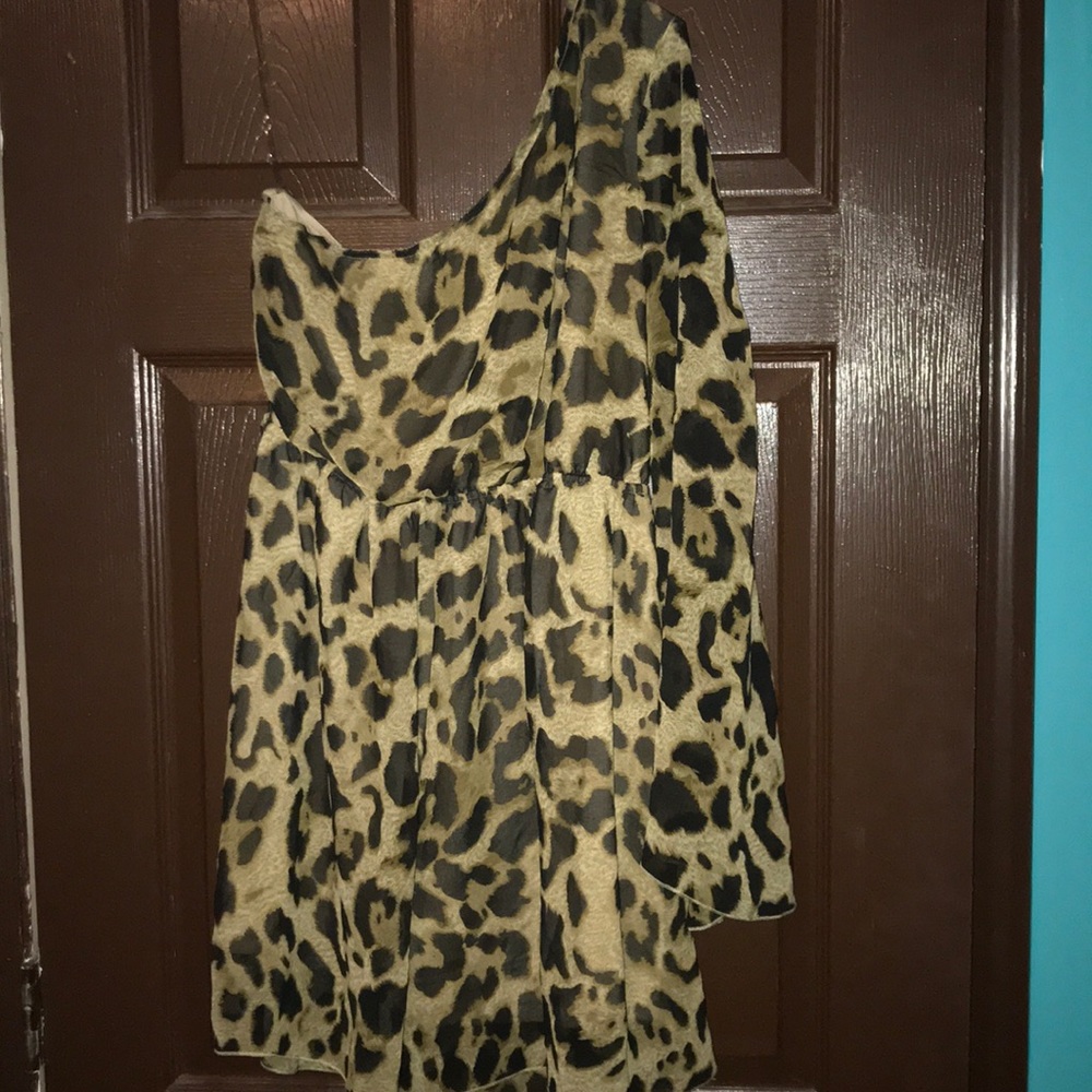 One Shoulder Leopard print dress. Super stylish!!